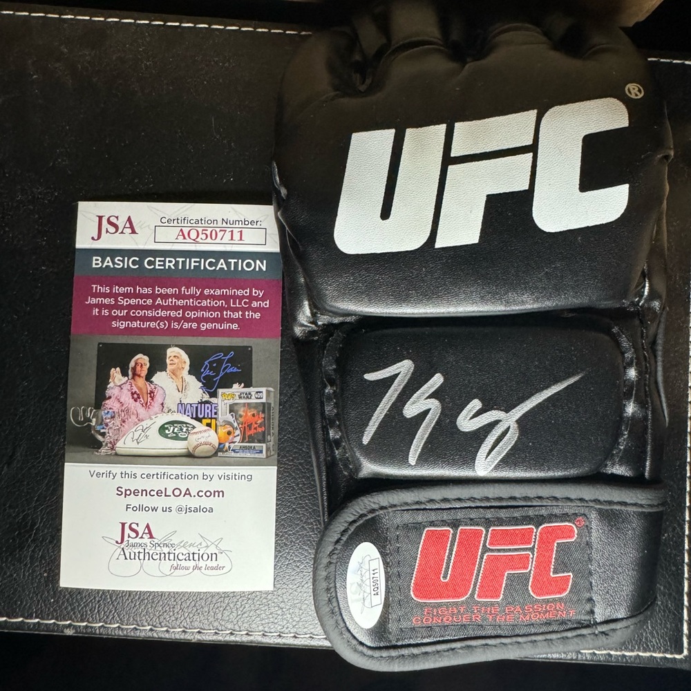 Bobby green signed glove with JSA authentication